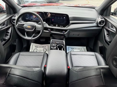 Used 2026 Chevrolet Equinox LT w/ Convenience Package II FWD image 29