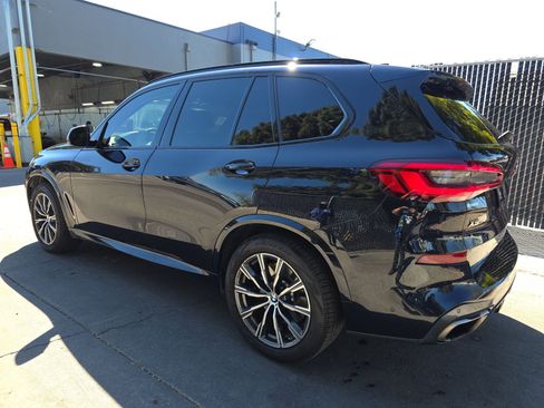 Used 2020 BMW X5 M50i w/ Premium Package image 8