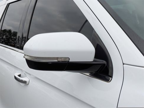 Used 2018 Ford Expedition Limited image 10