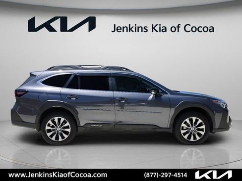 Used 2025 Subaru Outback Limited w/ Popular Package #2 AWD/4WD image 2