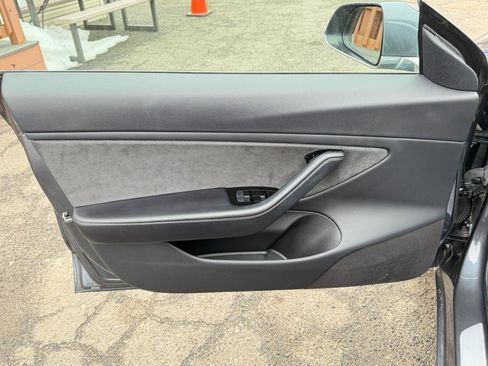 Used 2018 Tesla Model 3 Long Range image 16