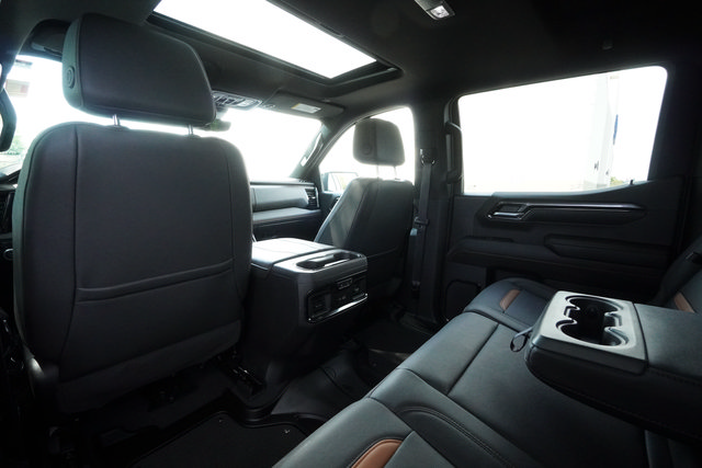 Used 2024 GMC Sierra 1500 AT4 w/ Technology Package AWD/4WD image 25