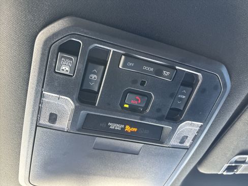 Used 2025 Toyota Tundra Limited AWD/4WD image 26