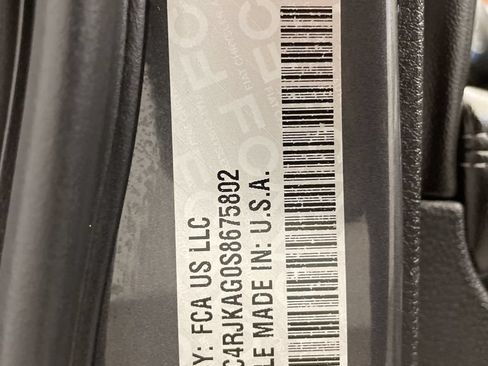 Certified 2025 Jeep Grand Cherokee L Altitude AWD/4WD image 28