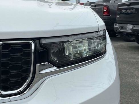 Used 2022 Jeep Grand Cherokee L Limited w/ Luxury Tech Group II AWD/4WD image 9