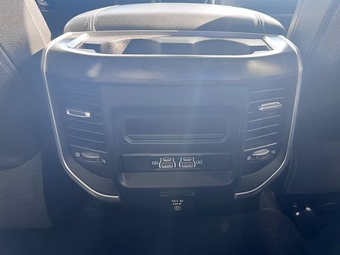 Used 2022 RAM 2500 Big Horn w/ Level C Equiment Group AWD/4WD image 37