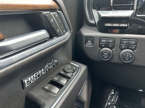 Used 2025 Chevrolet Silverado 1500 High Country image 19