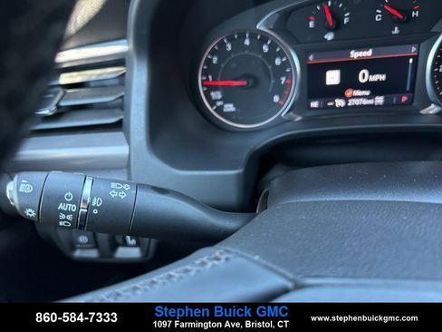 Used 2023 GMC Acadia AT4 image 17