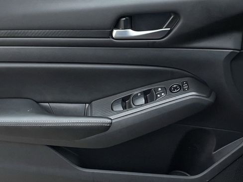 Used 2024 Nissan Altima 2.5 SV image 20