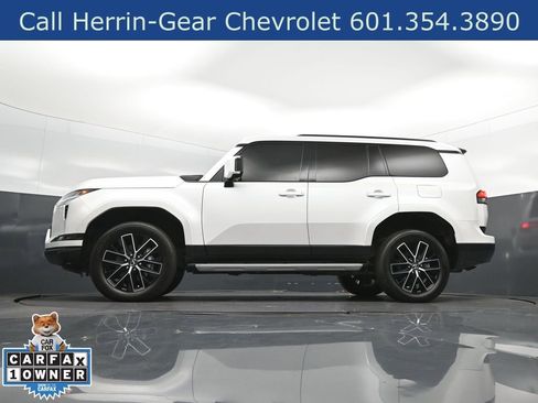 Used 2024 Lexus GX 550 w/ Accessory Package (Z1) AWD/4WD image 20
