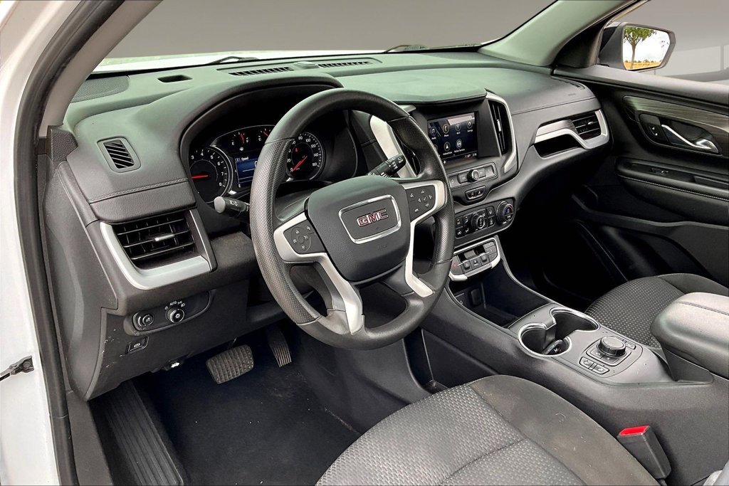 Used 2023 GMC Terrain SLE w/ Driver Convenience Package FWD image 13
