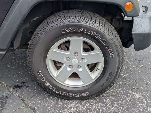 Used 2012 Jeep Wrangler Unlimited Sport image 10