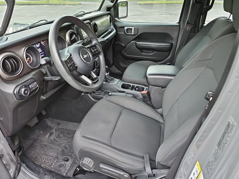 Used 2018 Jeep Wrangler Unlimited Sport AWD/4WD image 19