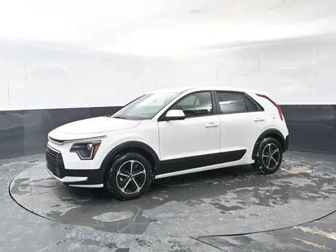 New 2026 Kia Niro LX image 2