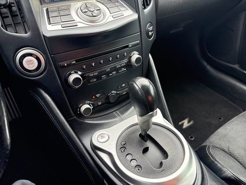 Used 2015 Nissan 370Z Touring image 39