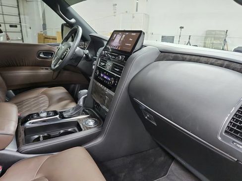 Used 2023 Nissan Armada Platinum w/ Captain's Chairs Package RWD image 27