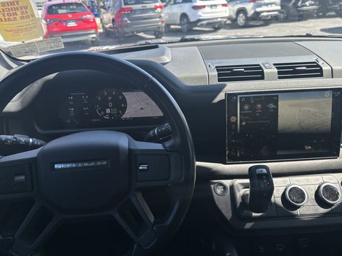 Used 2023 Land Rover Defender 130 X-Dynamic SE image 12