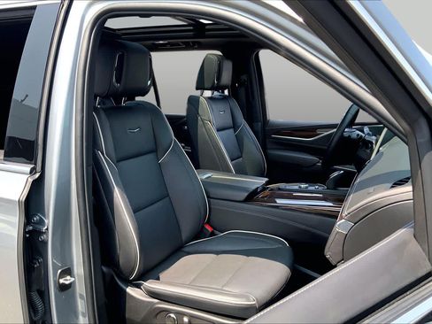 Used 2023 Cadillac Escalade Premium Luxury w/ LPO, Floor Liner Package AWD/4WD image 8