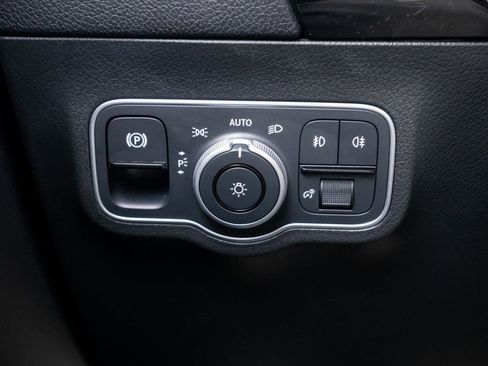 Used 2025 Mercedes-Benz GLA 250 4MATIC w/ Exclusive Package image 22