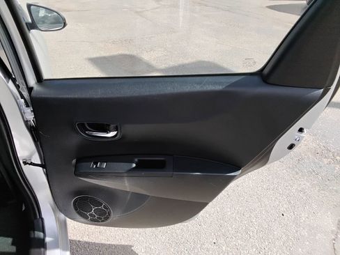 Used 2014 Toyota Yaris LE image 17