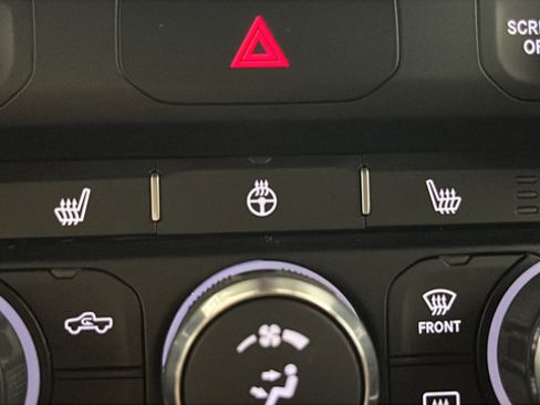 Used 2021 RAM 1500 Big Horn AWD/4WD image 19