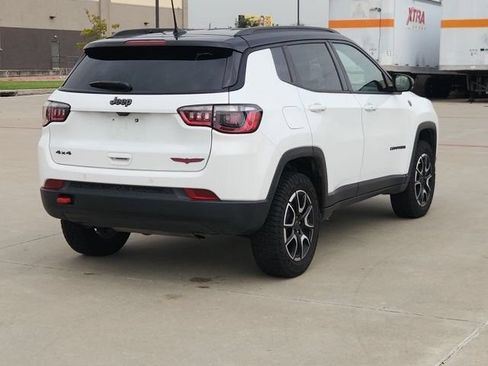 Used 2026 Jeep Compass Trailhawk AWD/4WD image 7