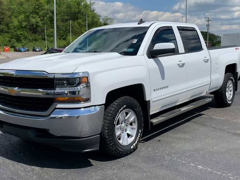 Used 2018 Chevrolet Silverado 1500 LT w/ Trailering Package AWD/4WD image 4