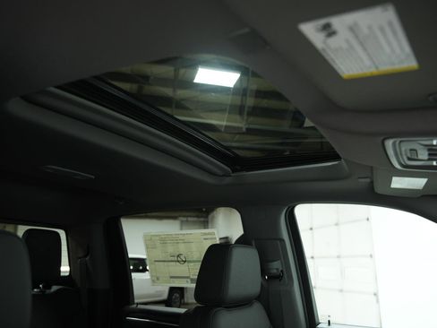 New 2026 GMC Sierra 2500 SLT w/ SLT Convenience Package image 15