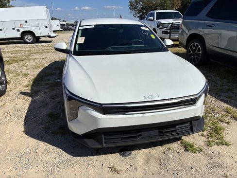 Used 2026 Kia K4 FWD image 2
