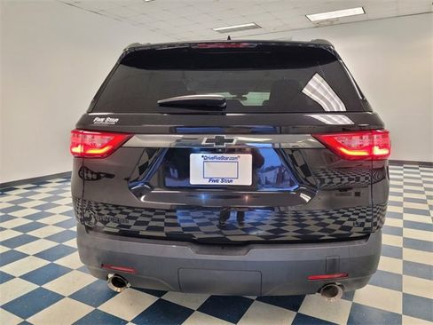Used 2020 Chevrolet Traverse LT w/ LPO, Black Accent Package image 8