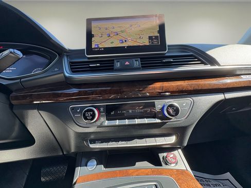 Used 2018 Audi Q5 2.0T Premium image 19