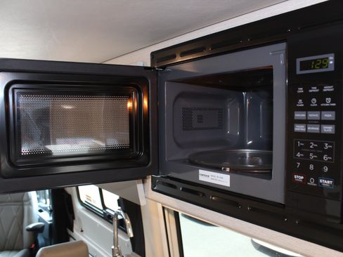 Used 2024 Mercedes-Benz Sprinter 3500 image 47