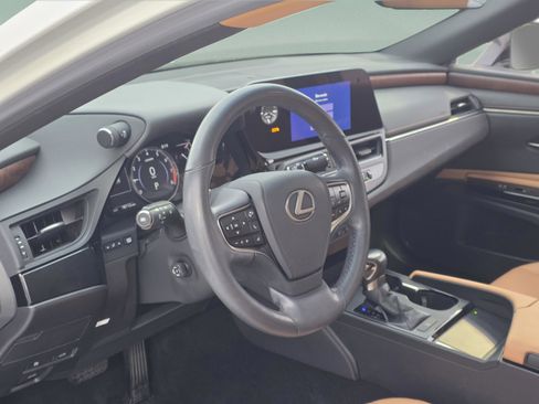 Used 2023 Lexus ES 350 w/ Premium Package image 10