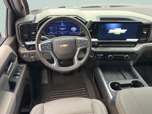 Used 2025 Chevrolet Silverado 2500 LTZ w/ LTZ Plus Package AWD/4WD image 17