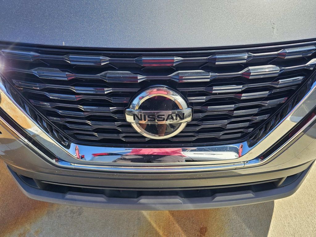 Used 2021 Nissan Rogue SV w/ Premium Package FWD image 6