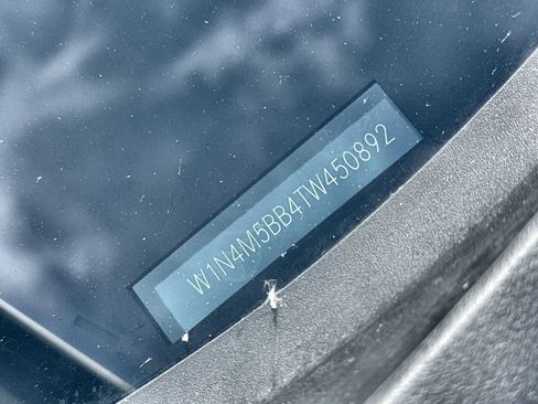 Used 2026 Mercedes-Benz GLB 35 AMG 4MATIC image 25