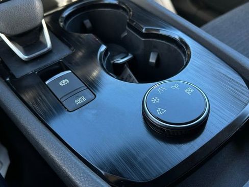 Used 2023 Nissan Rogue SV image 35