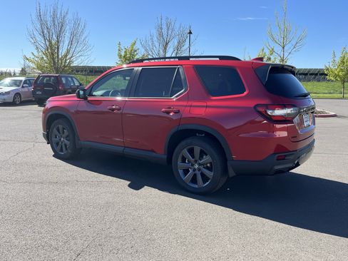 New 2026 Honda Pilot Sport image 3