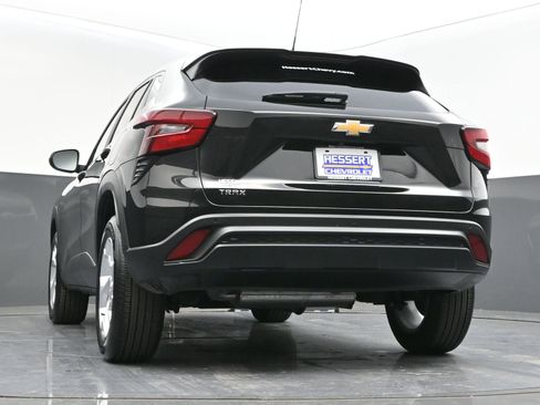 Certified 2025 Chevrolet Trax LS w/ LS Convenience Package image 37