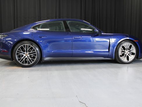 Certified 2021 Porsche Taycan image 11