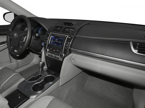 Used 2014 Toyota Camry LE image 17