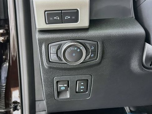 Used 2020 Ford F150 Lariat w/ Equipment Group 502A Luxury AWD/4WD image 11