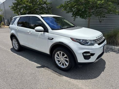 Used 2019 Land Rover Discovery Sport HSE AWD/4WD image 4