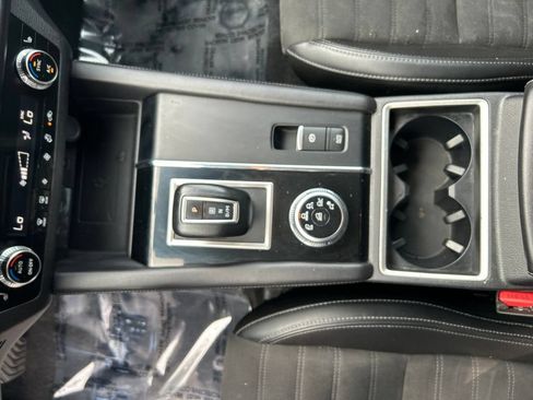 Used 2024 Mitsubishi Outlander SE FWD image 17