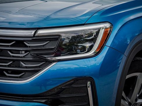 New 2024 Volkswagen Atlas Cross Sport SEL R-Line image 3