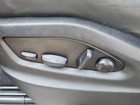 Used 2025 Porsche Cayenne S image 29