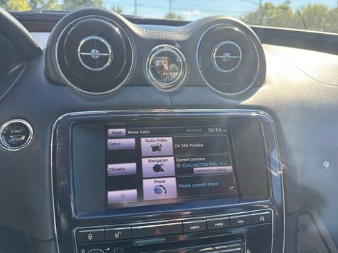 Used 2014 Jaguar XJ L Portfolio image 19