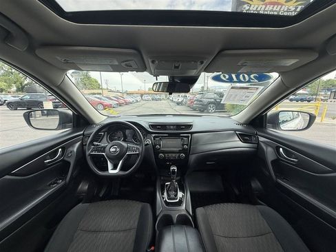 Used 2019 Nissan Rogue SV AWD/4WD image 25