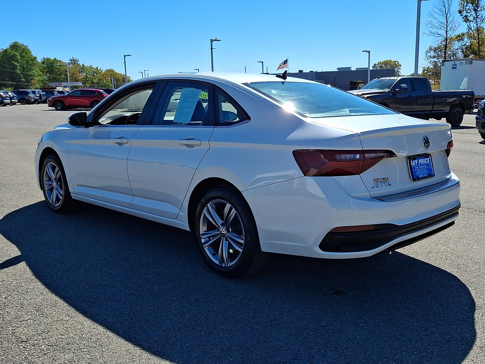 Used 2023 Volkswagen Jetta SE FWD image 4