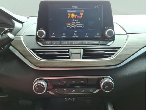 Used 2023 Nissan Altima 2.5 SV FWD image 18